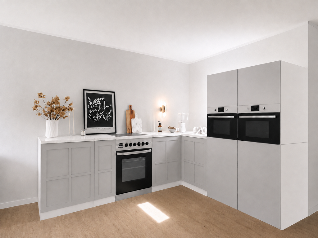 Papkøkken 270 × 240 cm med to højskabe i lysegrå til Home Staging