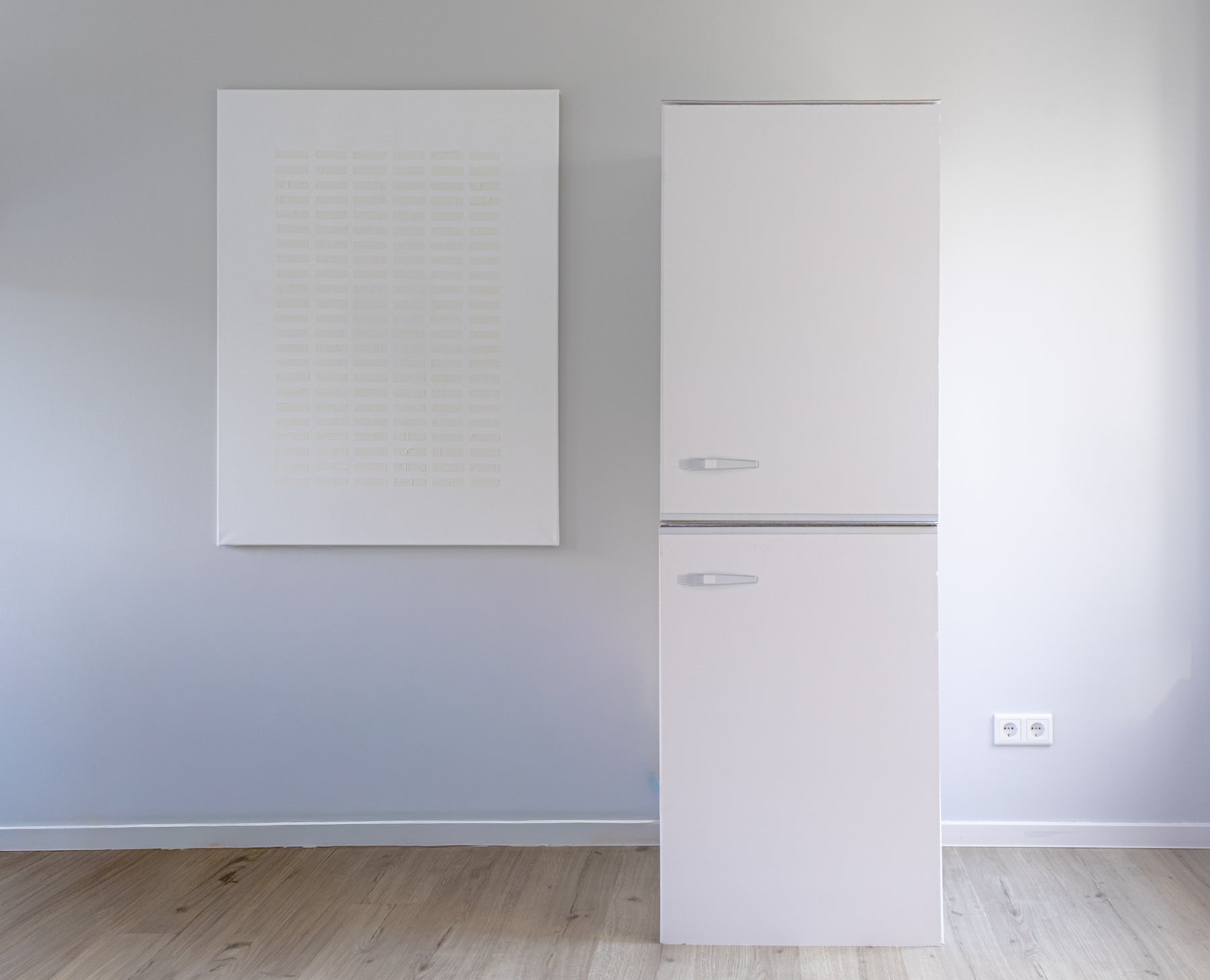 FREEZEBERT køleskabsattrap til Home Staging-papkøkkener