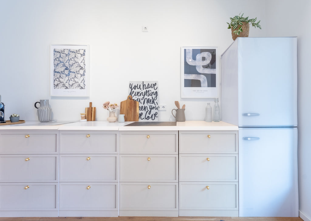 FREEZEBERT køleskabsattrap til Home Staging-papkøkkener