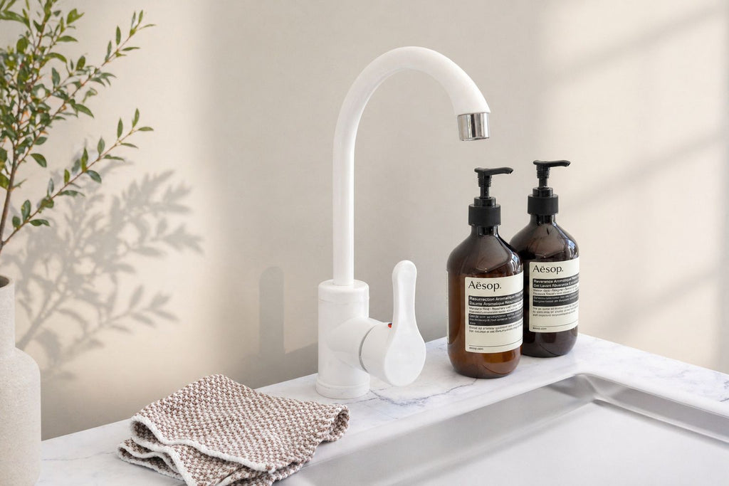 Køkkenmodul med vaskattrap og armatur til Home Staging